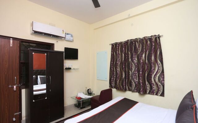 OYO Flagship 128 AIIMS BHU