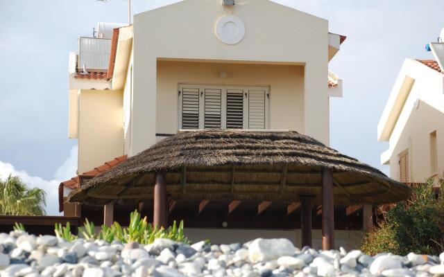 Beachfront Villa Meneou 5