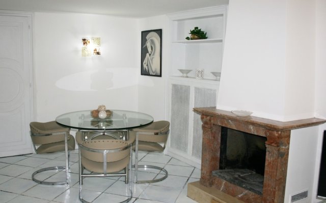 Apartment at the Roman Forum in the Center of Rome