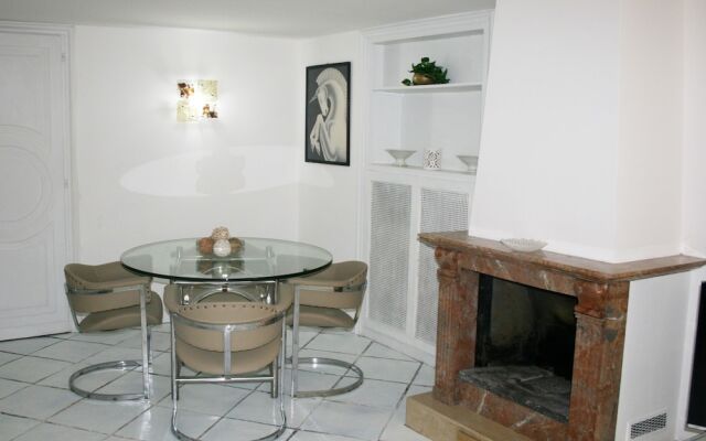 Apartment at the Roman Forum in the Center of Rome