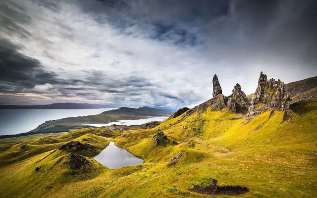 Stones Luxury B&B with hot tub and self-contained rooms