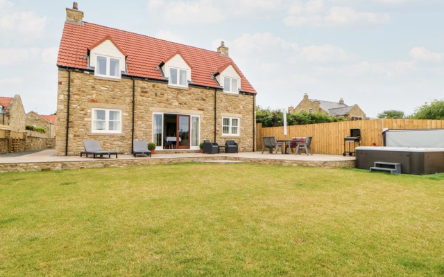 Stackyard House