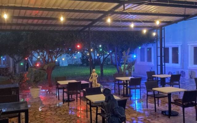 Mert Hotel