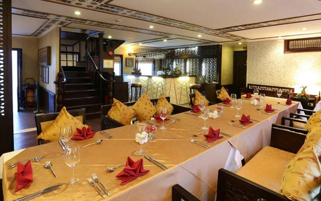 Heritage Line Violet Cruise-Ha Long Bay and Lan Ha