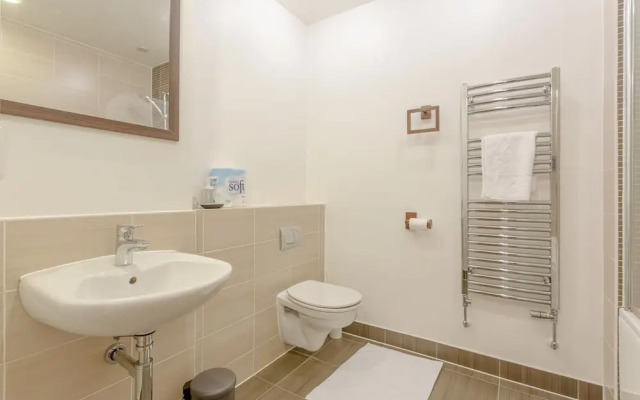 Lovely Modern Studio In Limehouse