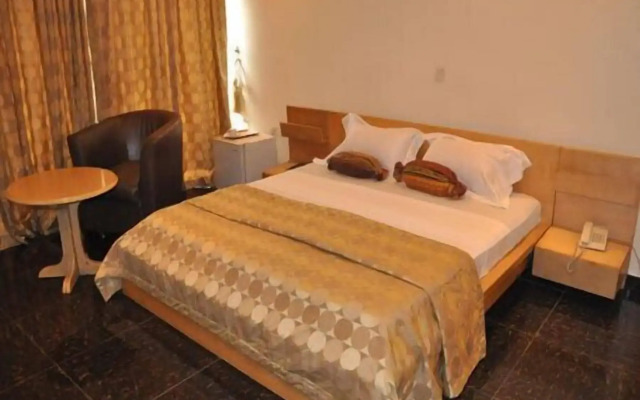 Solitude Hotel Yaba