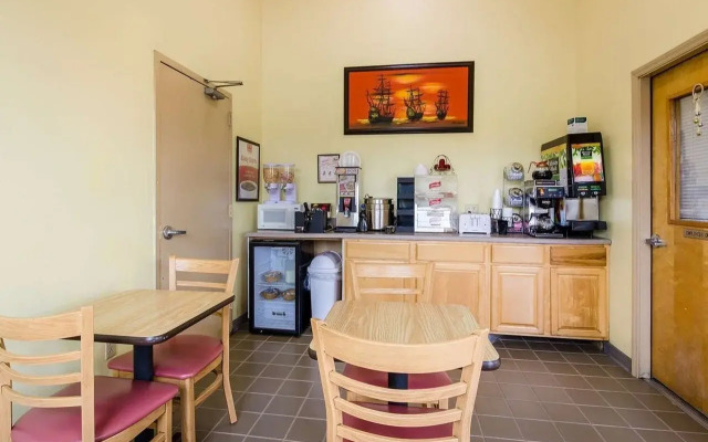 Econo Lodge Marion I-81