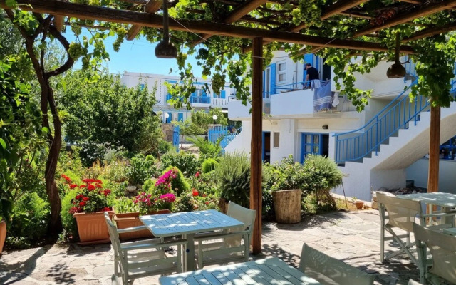 Tilemachos Rooms & Studios