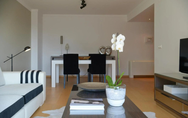 Panoramic Living