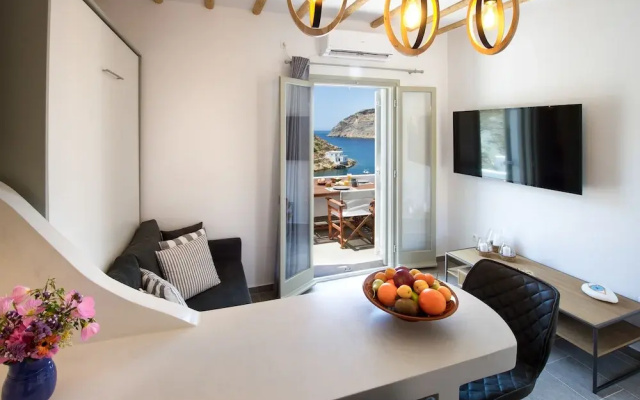 Droufakos home - Lux seafront apt