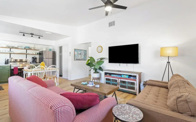 NEW Listing Discount! • Near Manatees & Springs