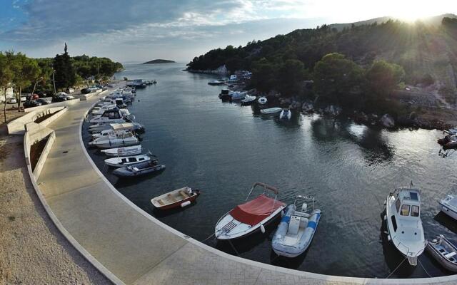 Plavi Val Apartments