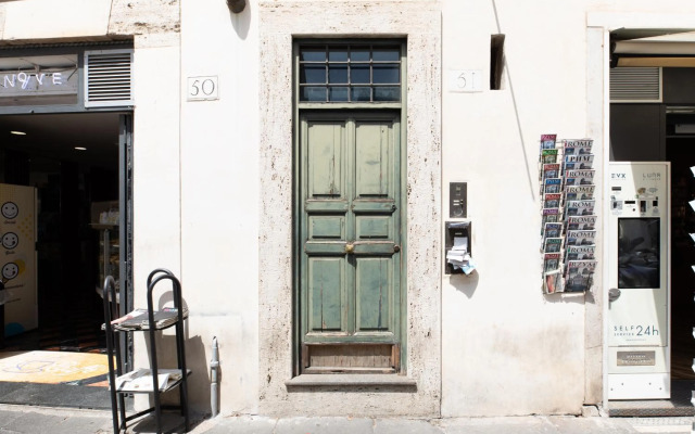 iFlat Navona Bright Studio