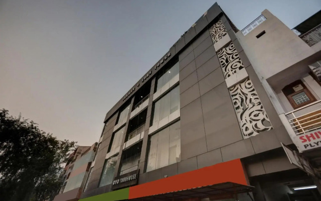 Townhouse 475 Nangal Raya Pankha Road