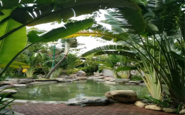Sanya Little Fish Hot Spring Hotel