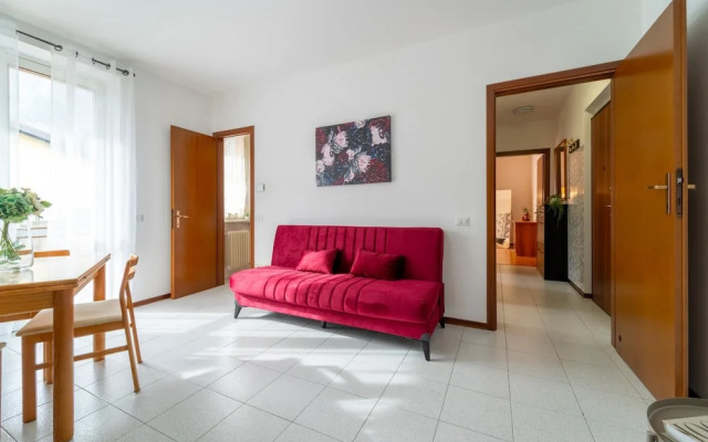 Scarlet Apartment With Garden by Wonderful Italy
