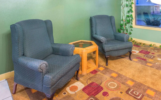 Days Inn by Wyndham Mountain Grove