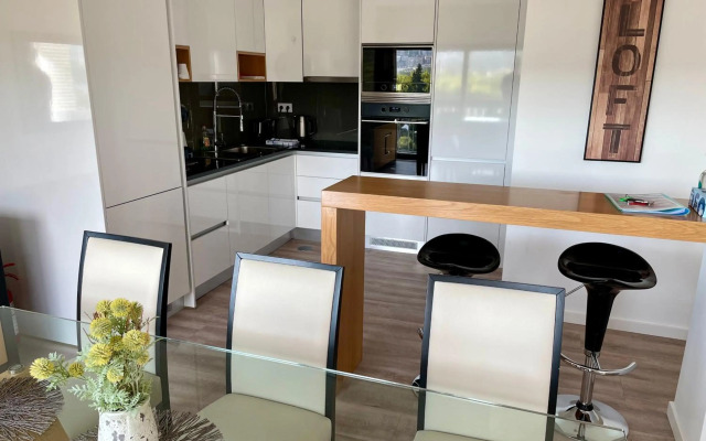 GuestReady - Top View Apt at Historical Center