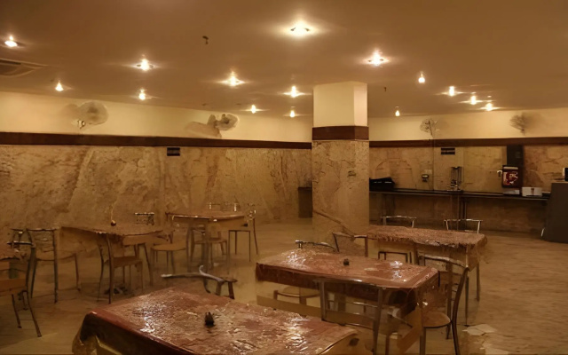 Hotel Maan K
