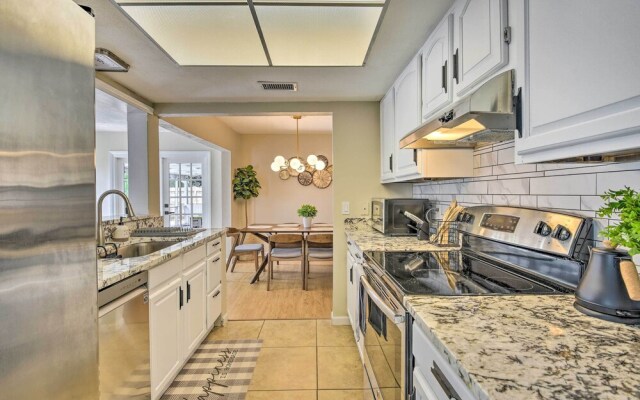 8 Mi to Beaches: Bradenton Home w/ Poolside Oasis!