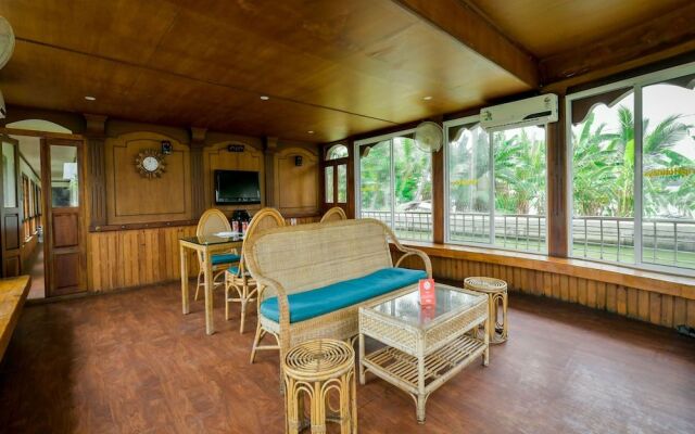 OYO 13589 HouseBoat My Trip Deluxe 4 BHK Private