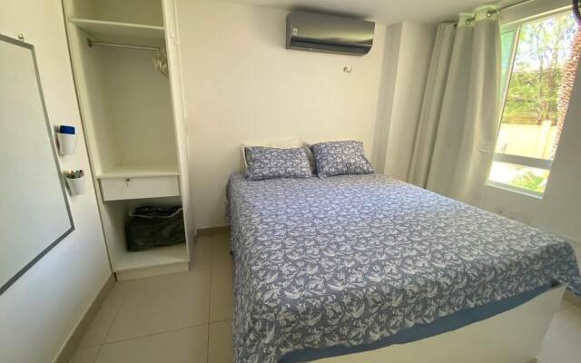 Riviera Beach Place Golf Residence