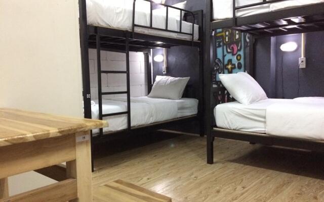 Norn Nung Len Cafe & Hostel