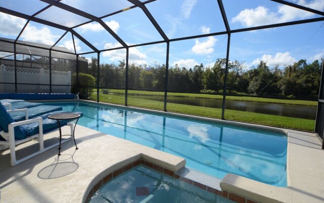 4648 5- Bdrm'Slake Views Facing Poolwater View