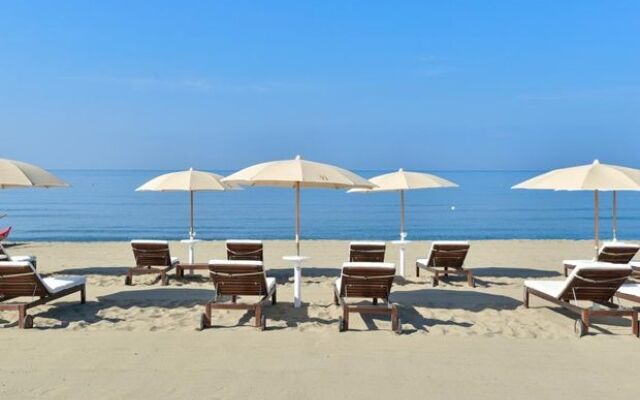 Beach Club 93
