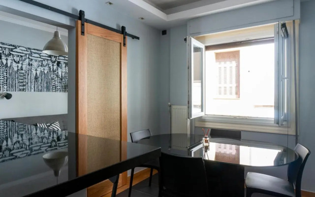 The Burton Luxury 1BR in Plaka, Athens