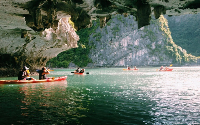Halong Paloma Cruise
