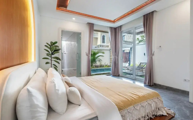 Private Pool Villa Arsy by Orivista