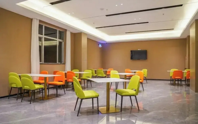 yi xuan hotel - bus station