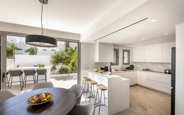 Protaras Beachfront Villla Mimosa