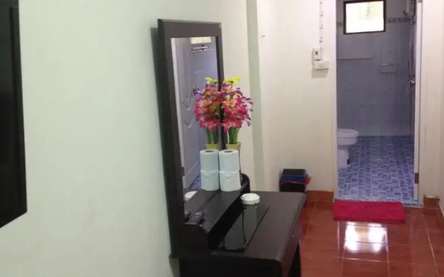 Charoen Guesthouse