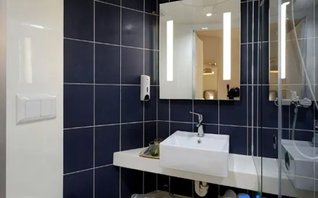 HanTing Hotel (Nantong Pingchao West Station) – Bathroom – Nantong