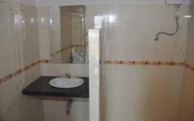 Pranee Beach Bungalows