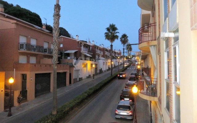 Apartment With 2 Bedrooms in Canet de Mar, With Wonderful Mountain Vie