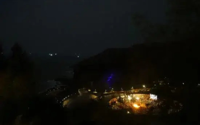Yigelu Yeshe Tent Campsite Hostel