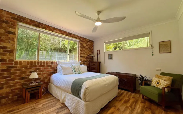 Tropic Lodge by Charlesworth