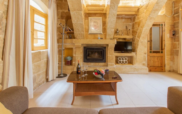 Gozitan Farmhouse With Pool - PP 4
