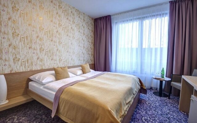 Hotel Vinice Hnanice