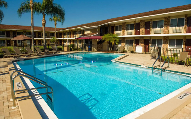 Roadstar Hotel Zephyrhills