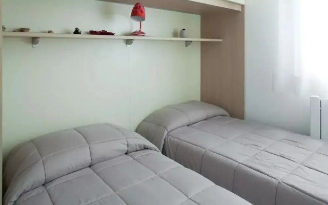 Red House ai Mori