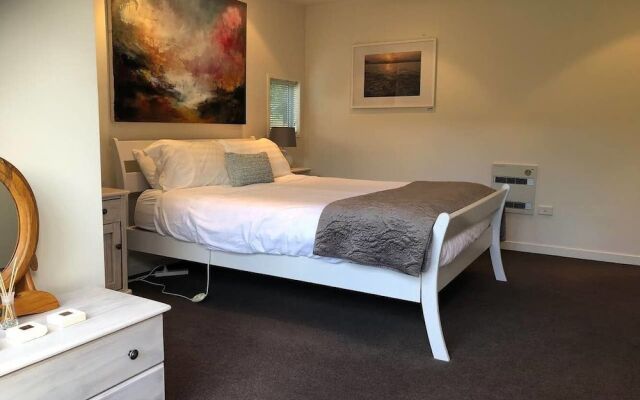 Queenstown Exclusive Retreat with Hot Tub