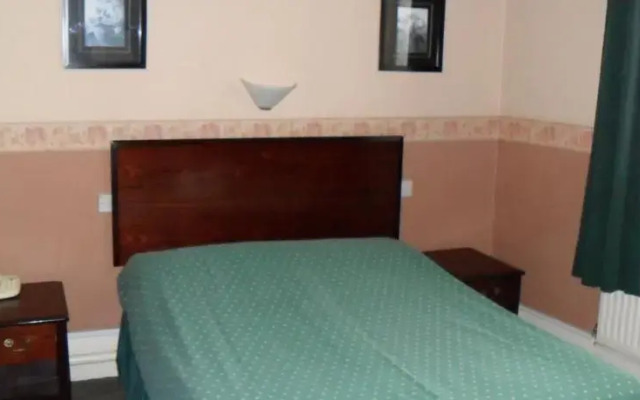 Central Hotel