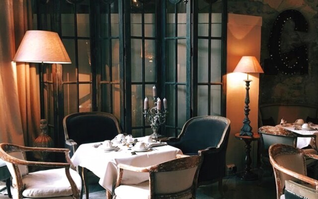 Gounod Hotel