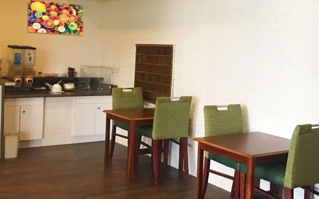 Sunset Inn by Hotel O Flatonia I - 10