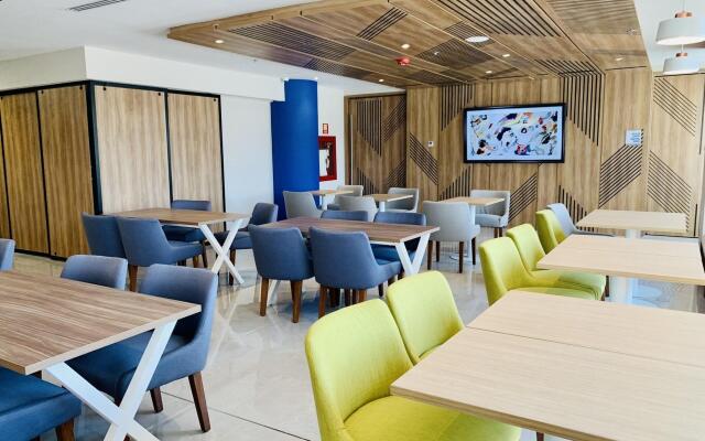 Holiday Inn Express Guadalajara Vallarta Poniente by IHG