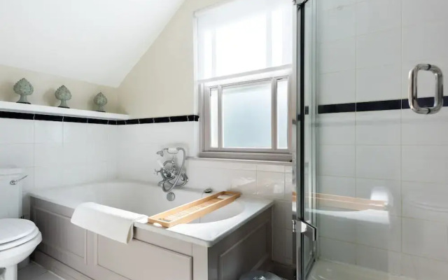 The Luxe Chelsea Townhouse